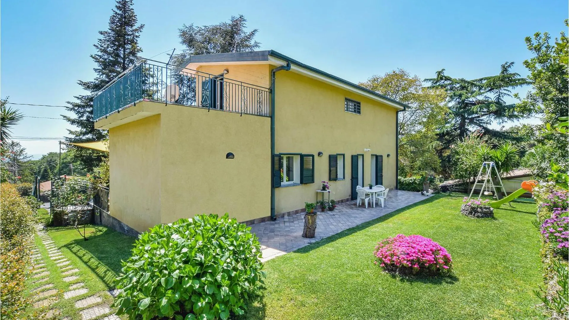 Lovely Apartment In Trecastagni With Kitchen 0*,  Italy
